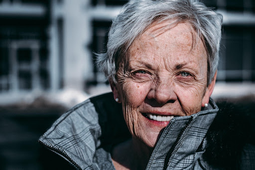 5 Ways Elderly People Can Do to Take Care of Their Dental Health
